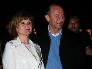 SABOTAJ la nivel înalt: Ce i s-a întâmplat lui Traian Băsescu și soției sale la filmul ”De ce eu?”