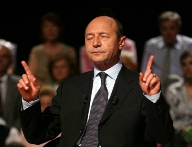 DOCUMENT. Cum a scapat Basescu de 12 ani de inchisoare. Cum i-a fost clasat dosarul