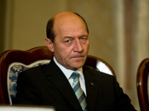 Traian Băsescu lansează o ipoteză INCENDIARĂ în cazul Elena Udrea