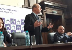 Traian Băsescu a ţinut un discurs la Ploieşti, alături de Cătălina Bozianu. Ce a spus fostul preşedinte
