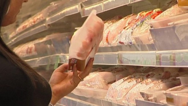 Reguli de bază pentru cumpărăturile de Sărbători: Cum alegi carnea proaspătă de porc, pui sau vită