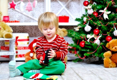 Cum să alegi cele mai sigure jucării de Moș Nicolae și de Moș Crăciun