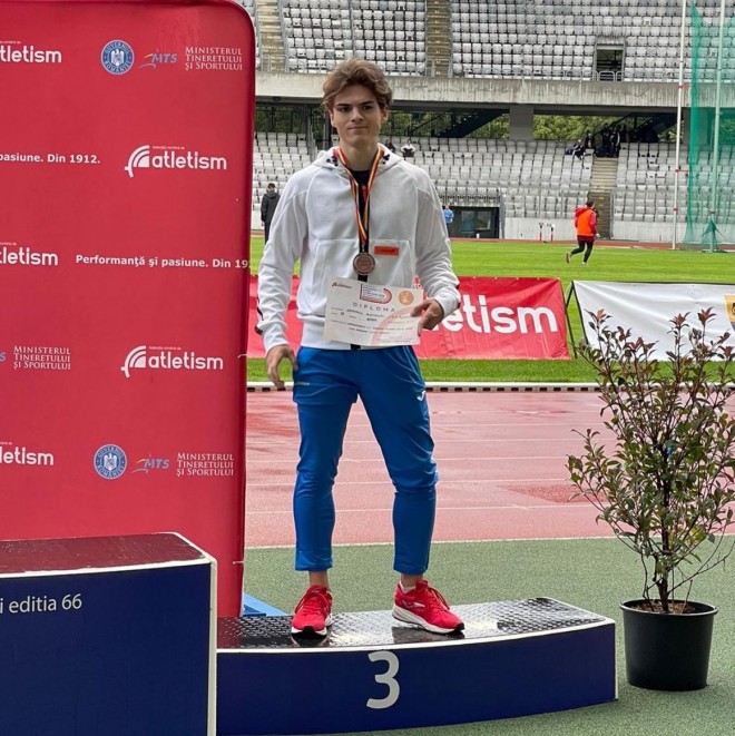 De cinci ori pe podiumul de premiere