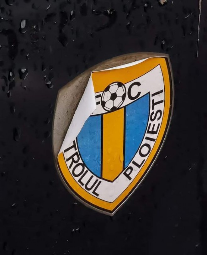 Nu s-au prezentat si suporterii au reactionat!