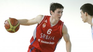 Un tânăr internaţional sârb este noul fundaş al campionilor de la Asesoft