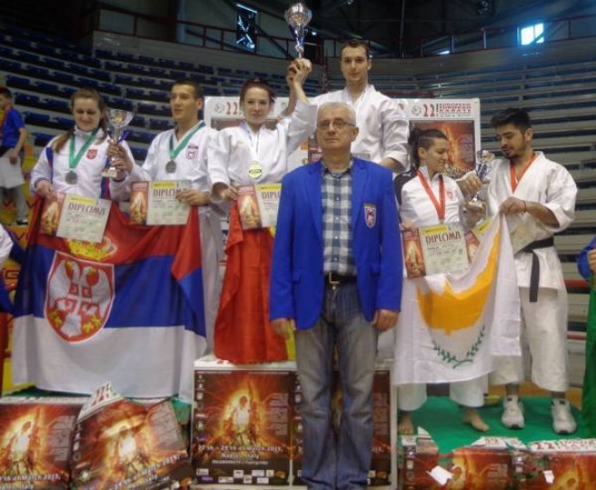 Nouă medalii pentru CSM Ploiești la CN de Karate Tradițional!