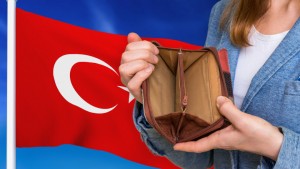 Foamete in Turcia. Alimentele au ajuns atât de scumpe în Turcia, încât oamenii recurg la măsuri dificile