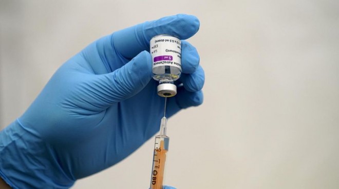 Vaccinul anti-COVID AstraZeneca, noi controverse. Italia nu-l recomandă persoanelor trecute de 55 de ani. Germania nu îl administrează pensionarilor