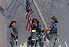 ”Povestea acestui steag merită spusă!” Misterul drapelului ridicat pe ruinele World Trade Center, dispărut și găsit după 15 ani