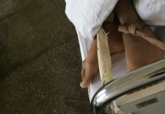 Imagini halucinante! Pacienți cu dizabilități, ținuți în cuști si legati la spitalul din Sighetu Marmației