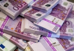 Numărul românilor cu depozite de peste 100.000 de euro a crescut în anul 2021 cu 7.233
