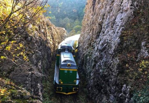 Cale ferată din România, unică în întreaga lume. Locul în care trebuie neapărat să mergi