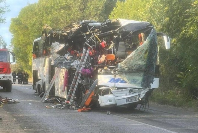 Autocar plin cu români, implicat într-un accident în Bulgaria: patru persoane au murit / Răniții vor fi transferați în România