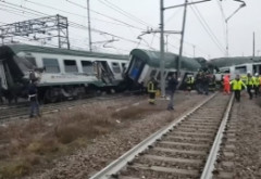 Tragedie în Italia: Mai mulţi morţi şi peste 100 de răniţi, după ce un tren a deraiat. Printre victime ar fi şi români / VIDEO