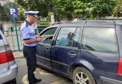 Actiune a Politiei in Ploiesti. Au fost amendati soferii care au parcat fara drept pe locurile destinate persoanelor cu dizabilitati