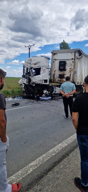 Accident grav între București și Ploiești, între două TIR-uri: 6 tone de substanțe periculoase, șase victime și trafic blocat