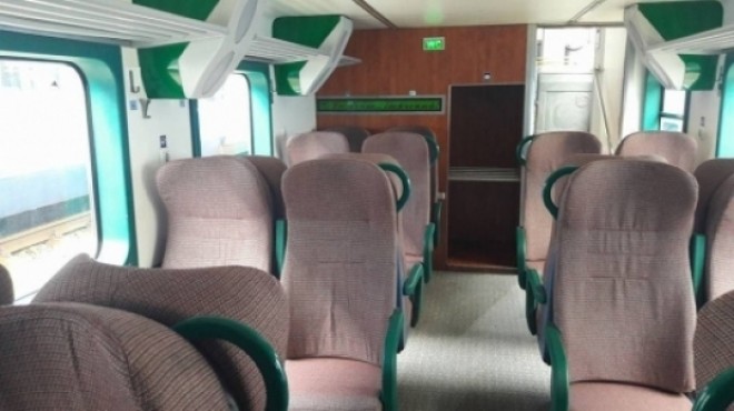 CFR Călători a introdus în circulaţie 4 trenuri MODERNIZATE pe ruta Bucuresti-Ploieşti FOTO