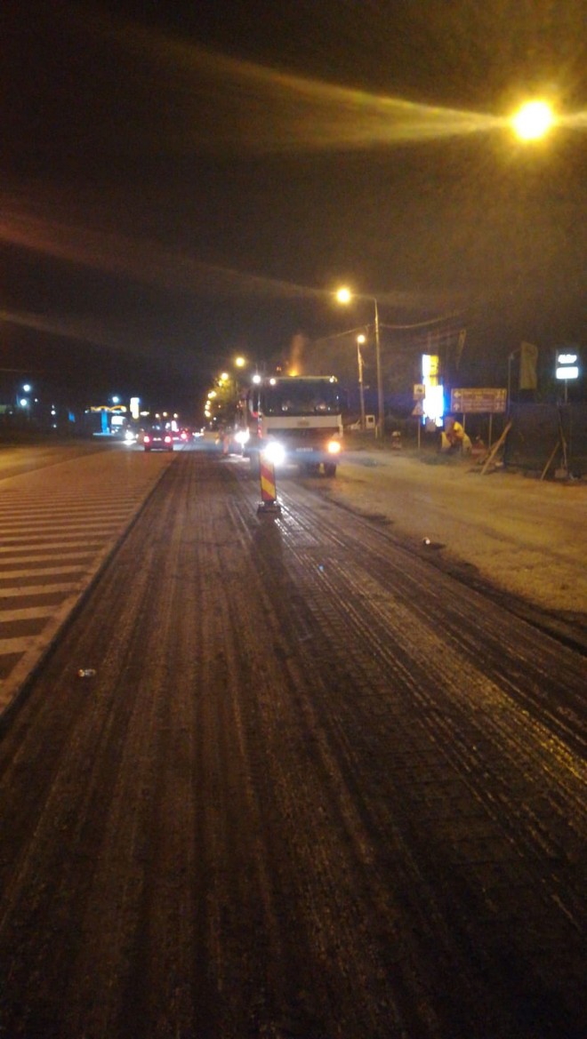 A inceput asfaltarea in zona giratoriului rusinii de la Bucov. Cand se va face noul rond, in locul celui provizoriu