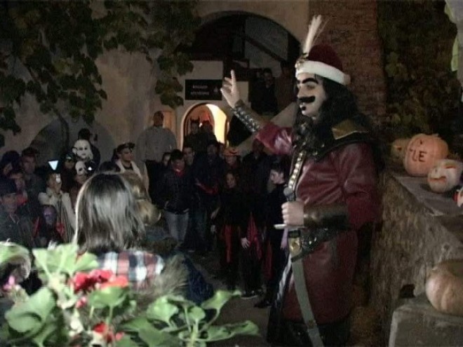 HALLOWEEN 2014. Petrecere de GROAZĂ organizată la Castelul Bran. Află toate detaliile